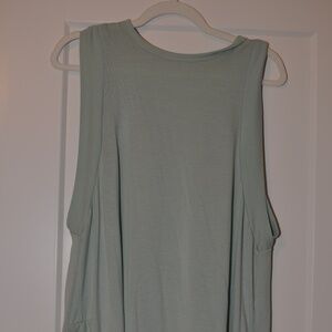 Old Navy Active Mint Muscle Tank Size L